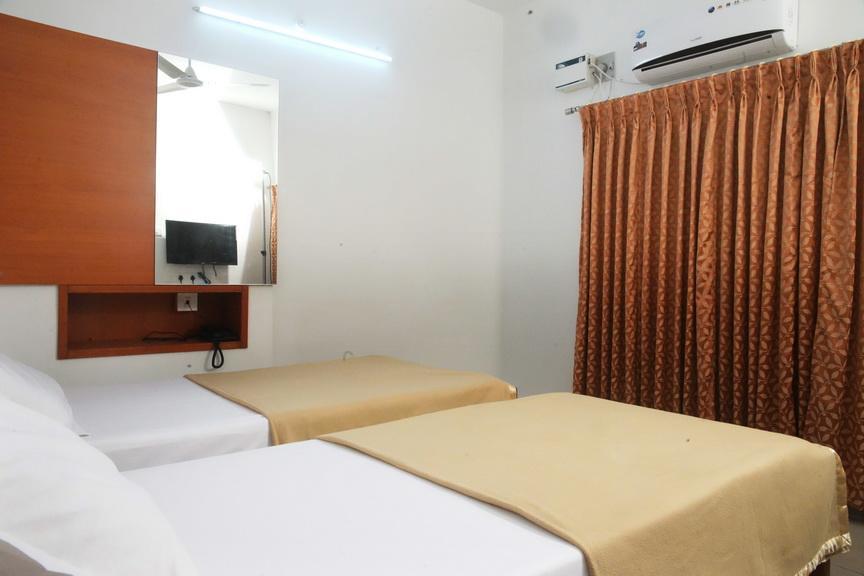 Surag Residency Hotell Tiruchirappalli Eksteriør bilde